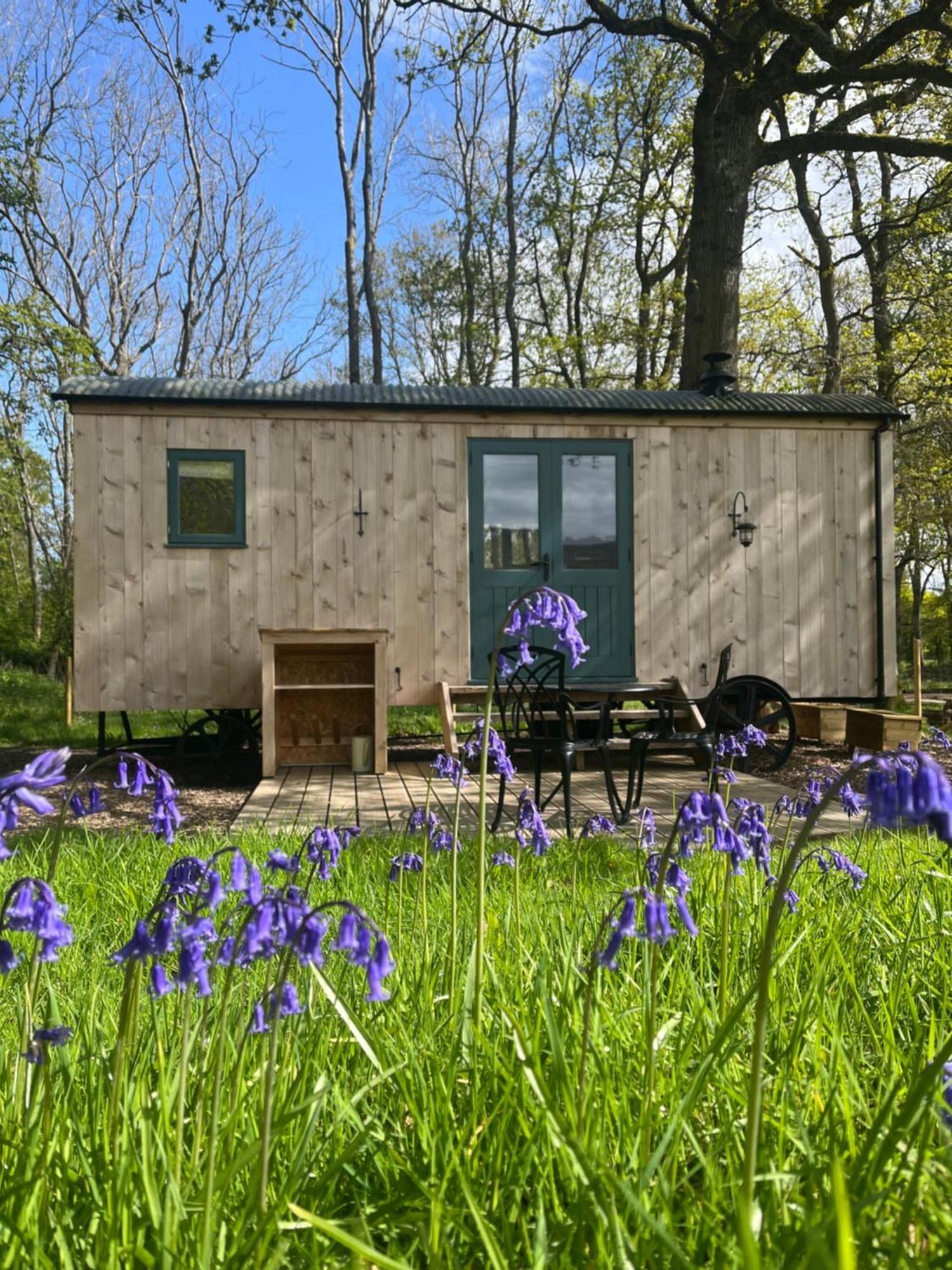 Coachroad Shepherds Huts Петворт Екстер'єр фото